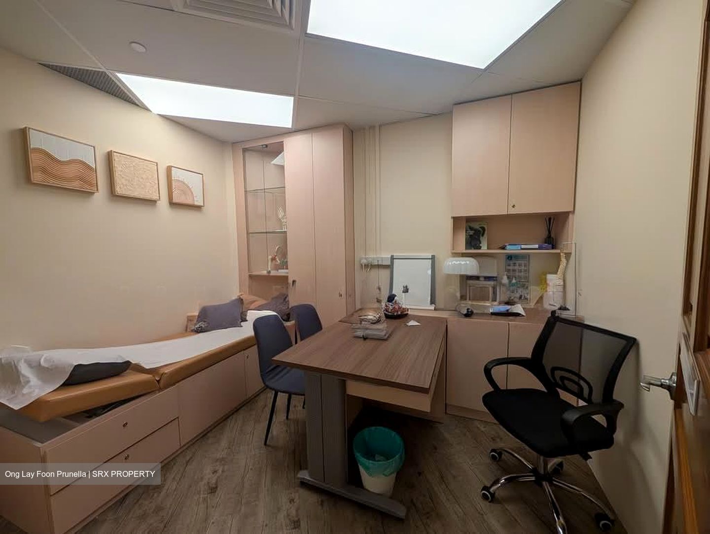 Gleneagles Hospital (D10), Retail #563486421